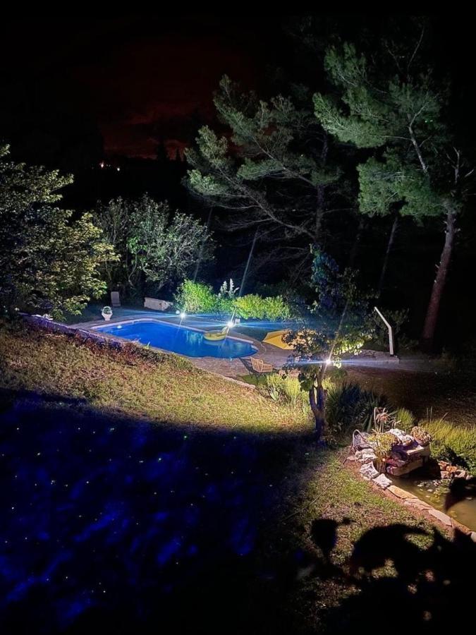 Villa Avec Piscine Au Calme Seillans Bagian luar foto